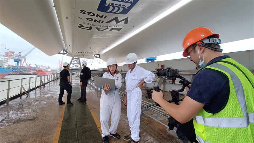 Bilingual fixer support on a shipyard production in South China